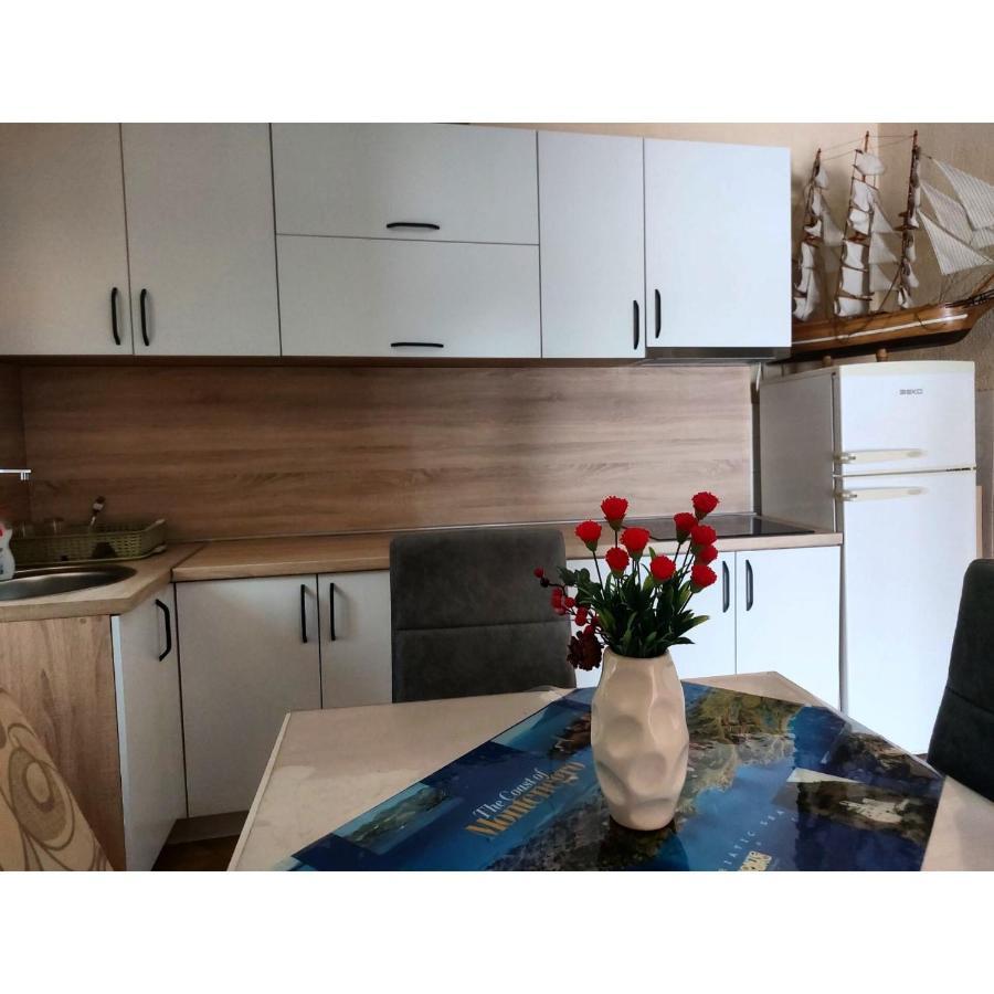 Apartment Terazza Di Ljuta Kotor Bagian luar foto